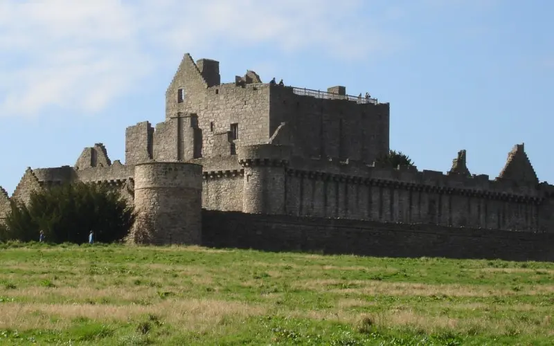 Visit Craigmillar Castle